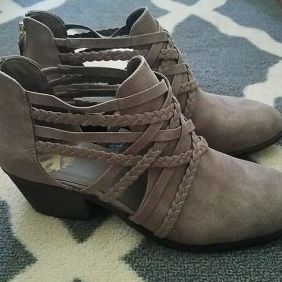 Fergalicious Braided Ankle Booties Size 8.5 New - Picture 2 of 9